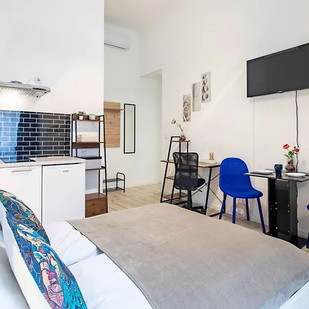 - Comfy - Easy Sleep Apartment Budapest